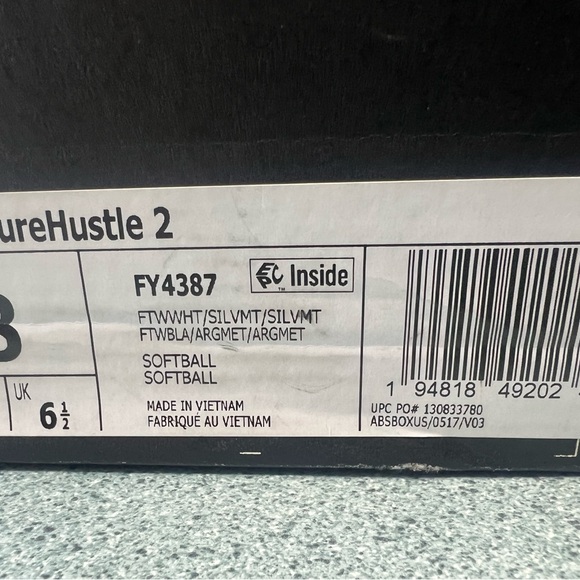 Adidas WOMENS Silver and White Softball Cleats - Picture 2 of 9